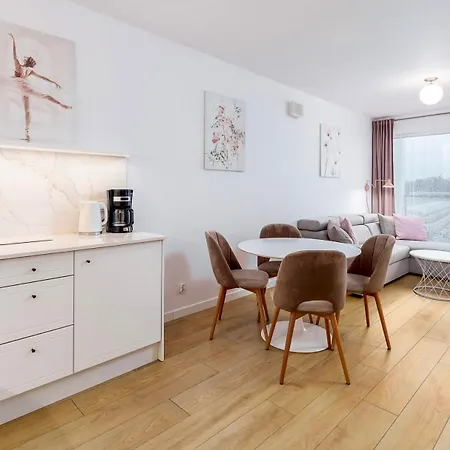 Faro Kasprowicza 20 B-c Basen Sauny Jacuzzi Kolobřeh